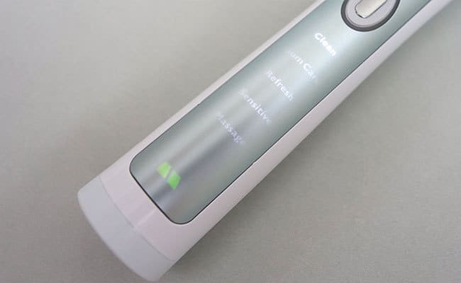 Philips Sonicare Flexcare Plus electric toothbrush cleaning modes on indicator panel